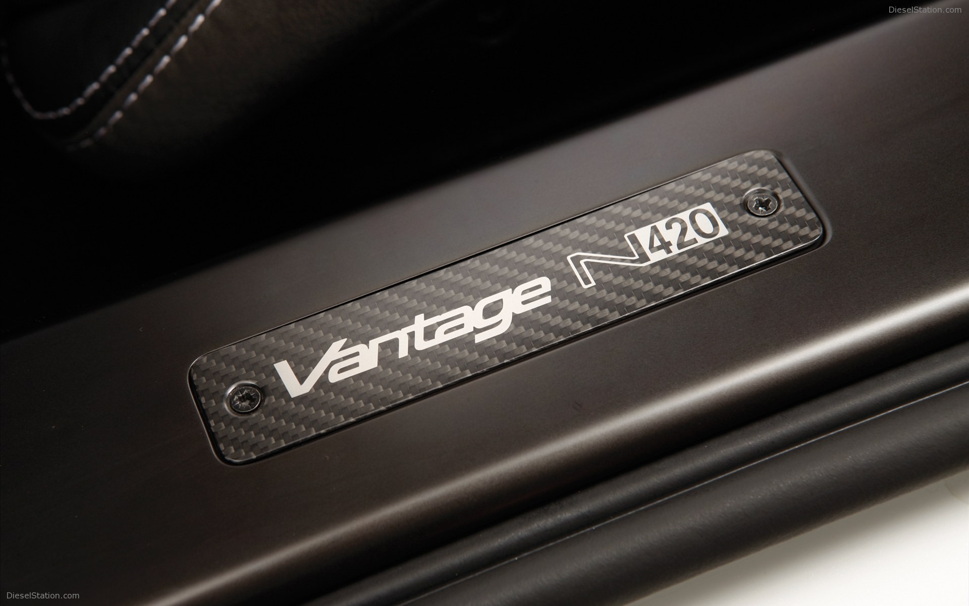 Aston Martin V8 Vantage N420 2011